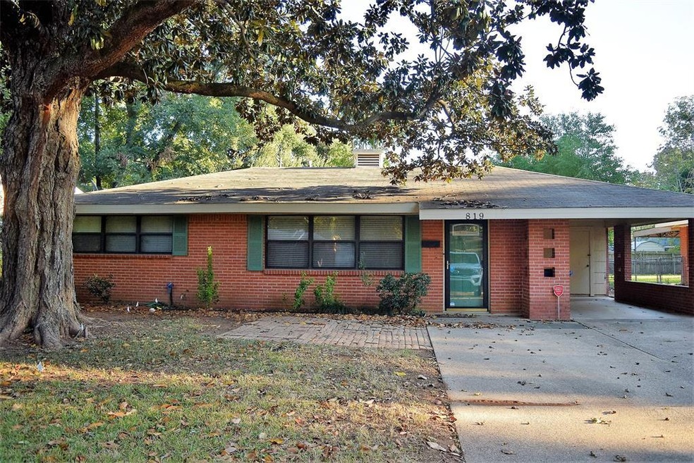 Great curb appeal!