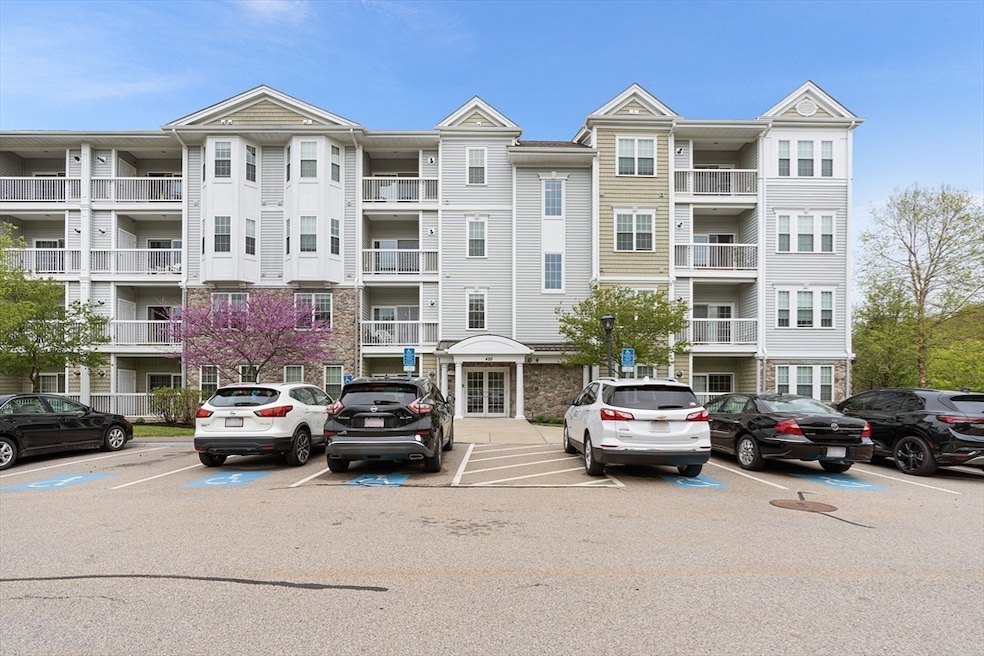 Jonathans Landing unit 301, Braintree, MA 02184 - photo 1