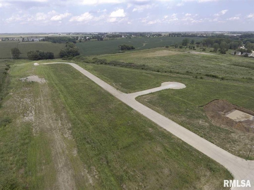 6216 Lillie Ave, Davenport, IA 52806 - photo 1