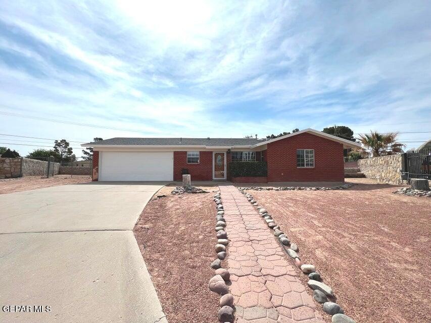 14796 Acra Ct, Horizon City, TX 79928 - photo 1