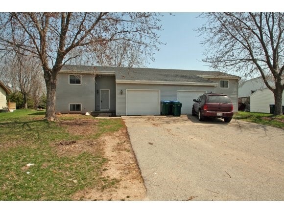 1612 N Whitney Dr, Appleton, WI 54914 - photo 1