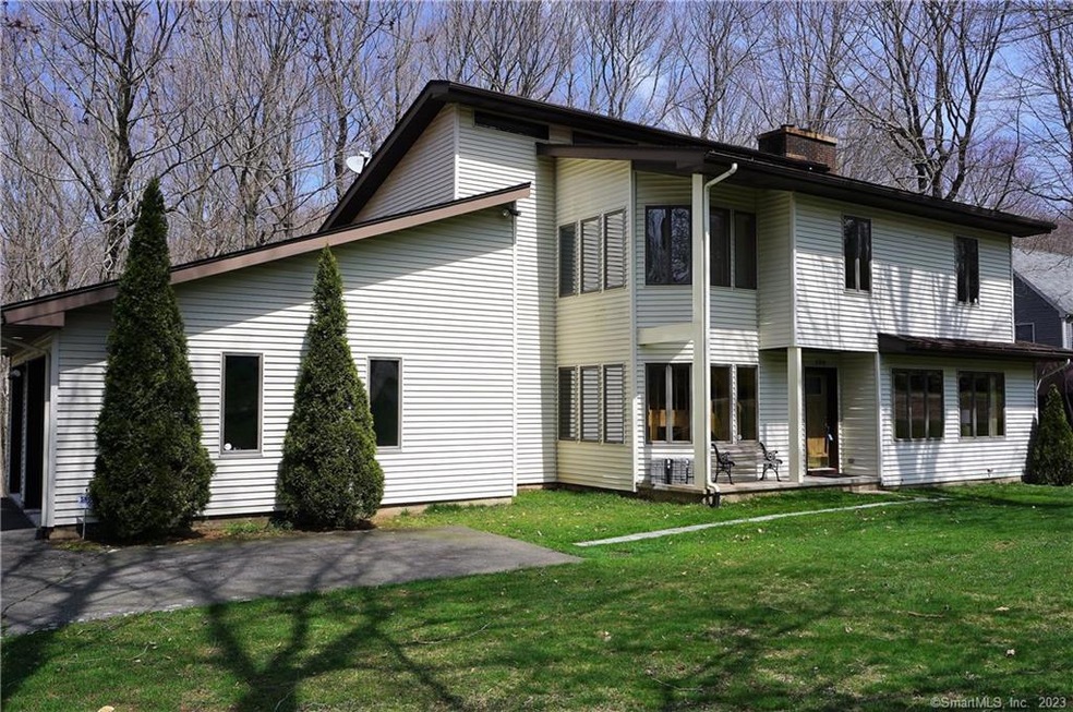 104 Satari Drive is a well built contemporary 3 Be