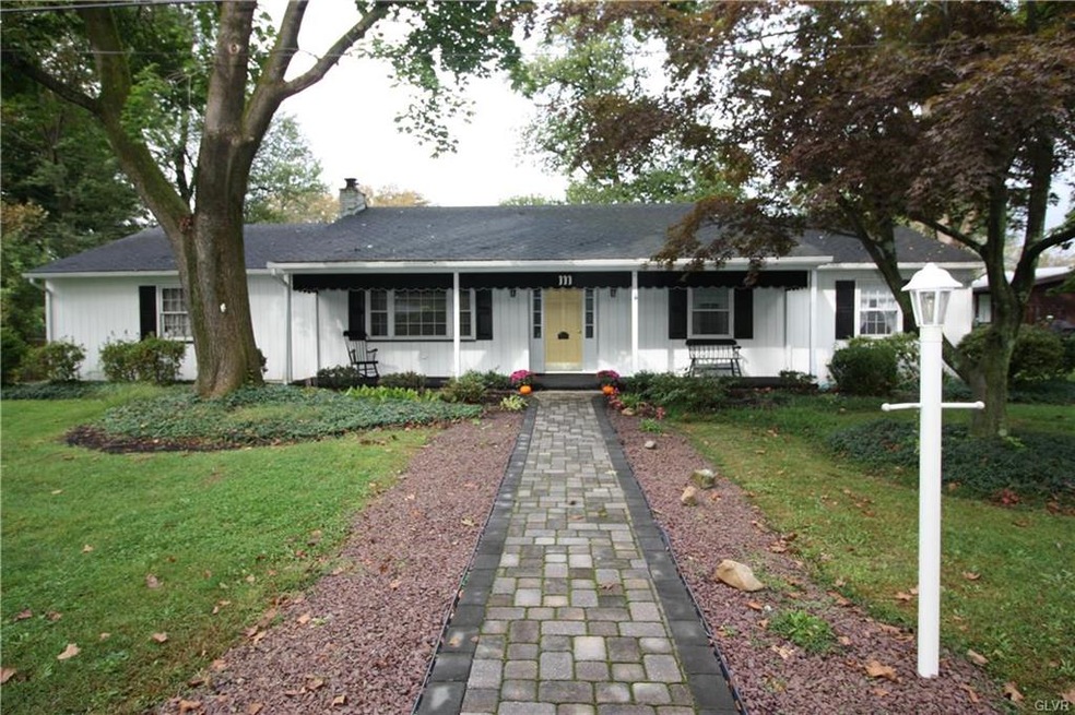 365 Crescent Dr, Easton, PA 18045 - photo 1