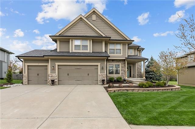 1552 Brompton Ln, Raymore, MO 64083 - photo 1