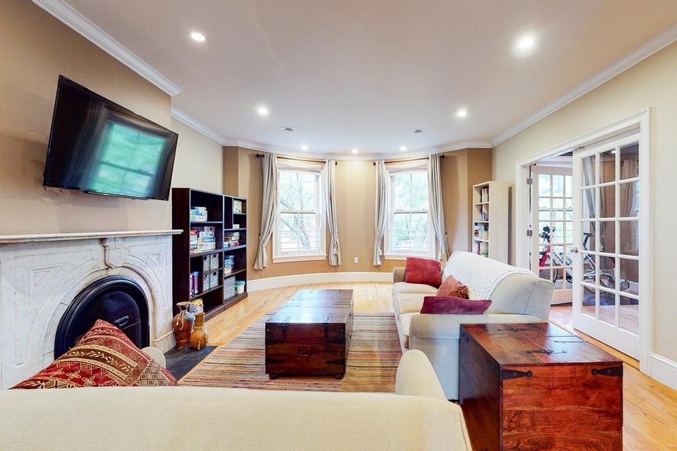 26 Upton St unit 3, Boston, MA 02118 - photo 1