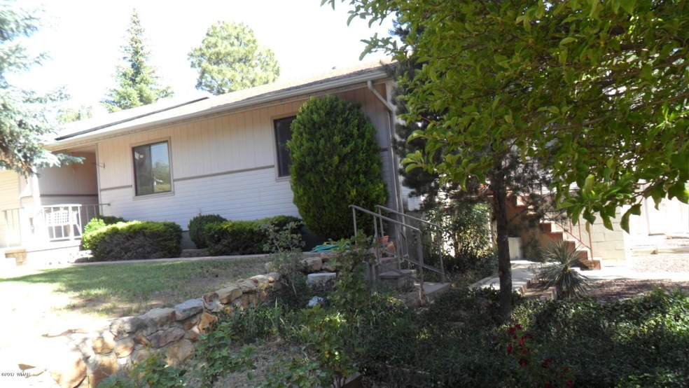 560 E Merrill, Show Low, AZ 85901 - photo 1