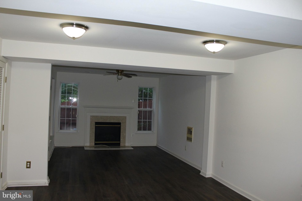 2548 Banshire Dr, Herndon, VA 20171 - photo 1