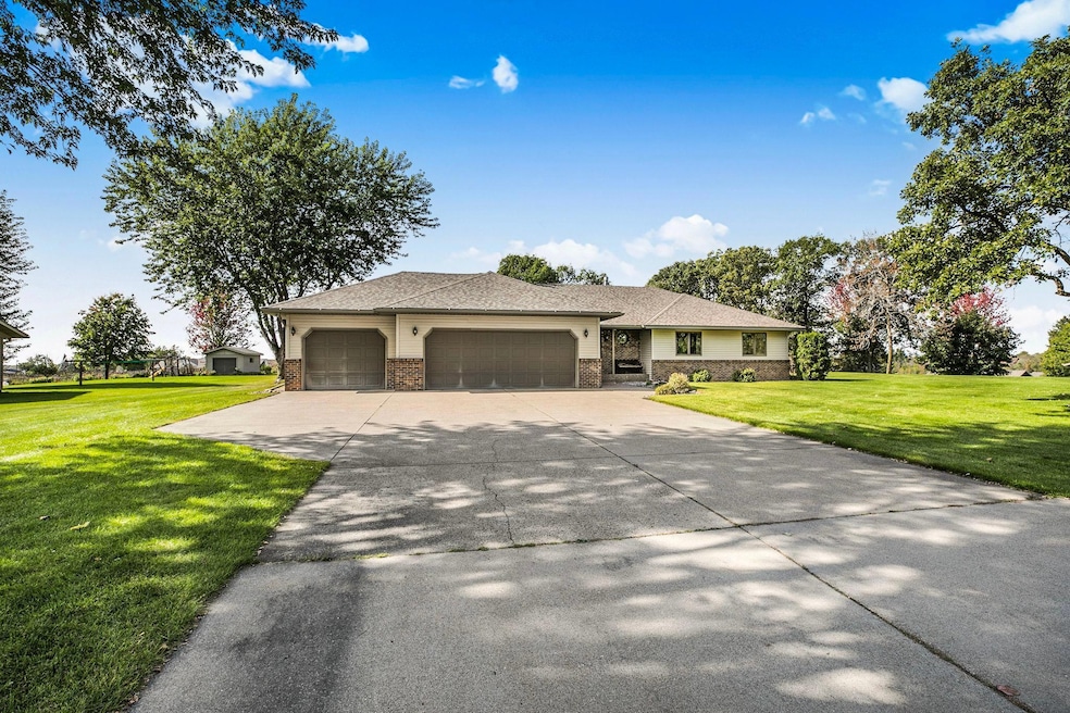 624 Park Ave SE, Pierz, MN 56364 - photo 1