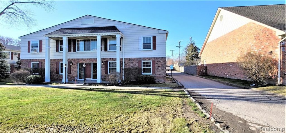 817 W Maple Rd, Clawson, MI 48017 - photo 1