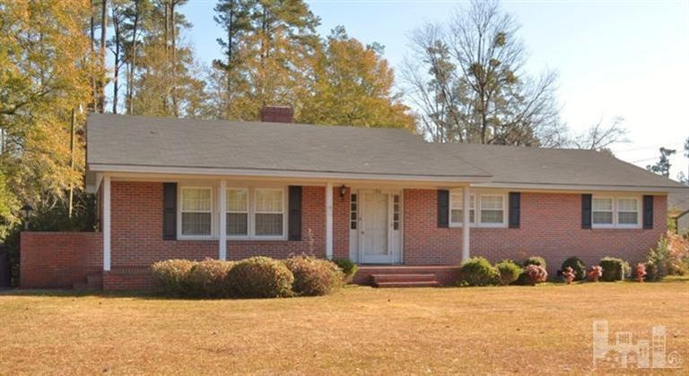 106 N Bickett St, Burgaw, NC 28425 - photo 1