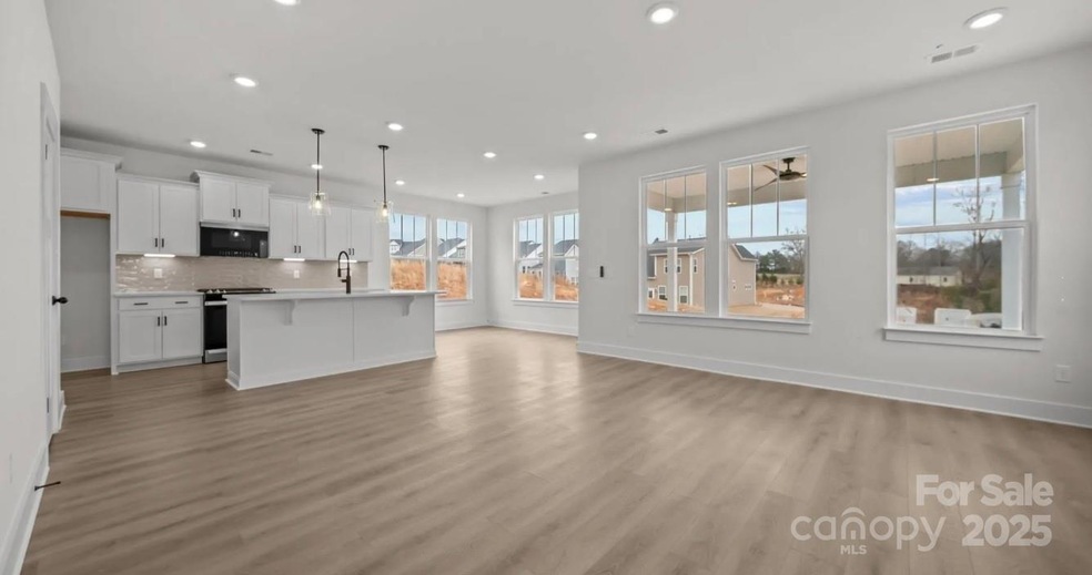 114 Canary Ln unit 4, Mooresville, NC 28115 - photo 1