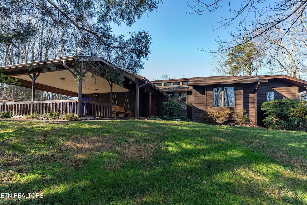 1005 Tuskegee Dr, Oak Ridge, TN 37830 - photo 1