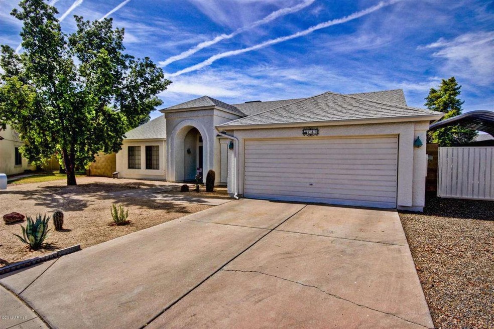 733 N Cactus Way, Chandler, AZ 85226 - photo 1