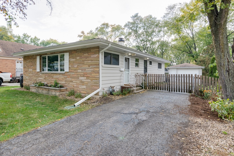 502 Byron Ct, Wheaton, IL 60187 - photo 1