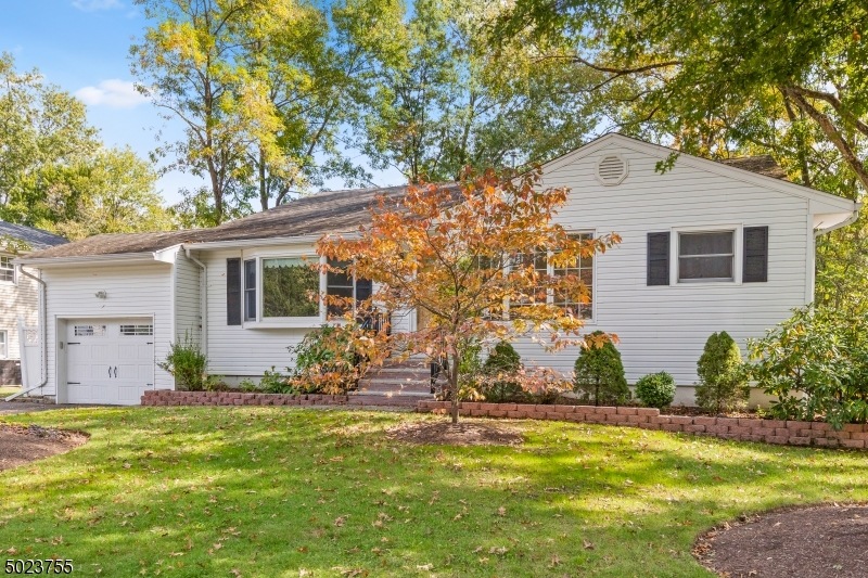 31 Whitman Dr, New Providence, NJ 07974 - photo 1