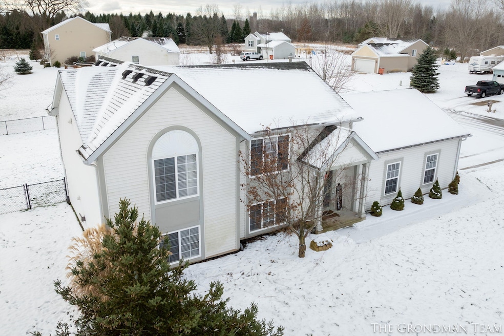 9644 Hessler Crossing, Rockford, MI 49341 - photo 1