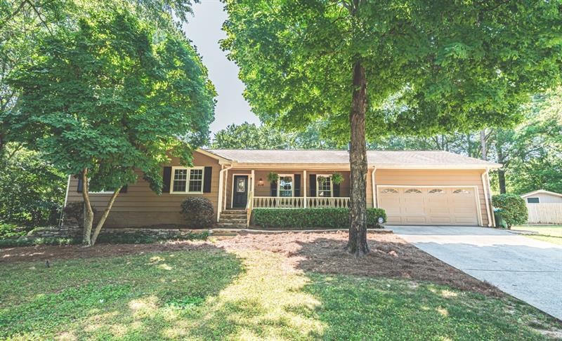 638 Hunters Horn SW, Lilburn, GA 30047 - photo 1