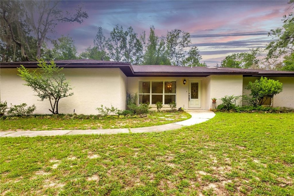 20310 SW 95th St, Dunnellon, FL 34431 - photo 1