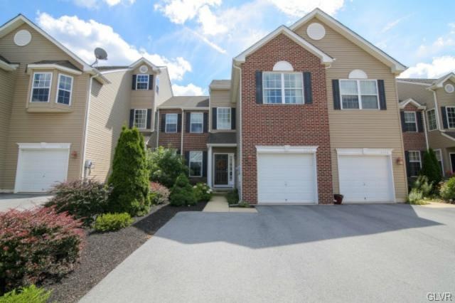 5296 Green Lawn Dr, Macungie, PA 18062 - photo 1