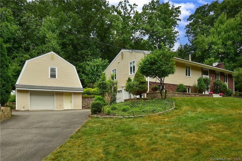 508 Oakwood Dr, Glastonbury, CT 06033 - photo 1