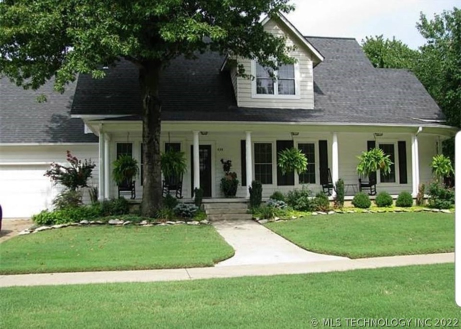 434 E 4th St, Claremore, OK 74017 - photo 1