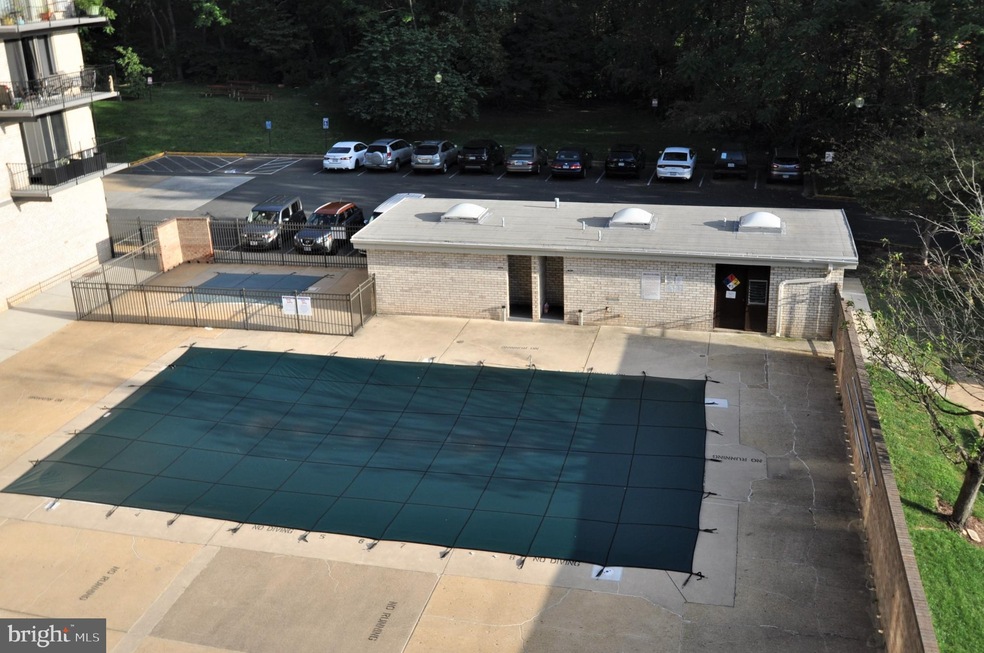 Barcroft Hills Condominium unit 402, Baileys Crossroads, VA 22041 - photo 1