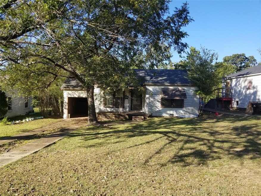 53 W Parnell St, Denison, TX 75020 - photo 1