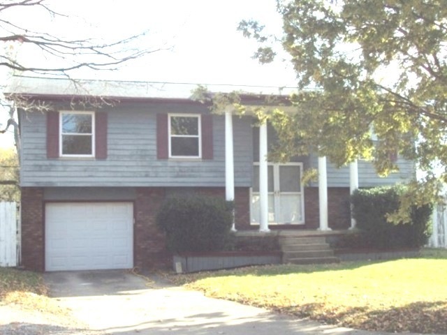 1714 E Fairlawn Dr, Urbana