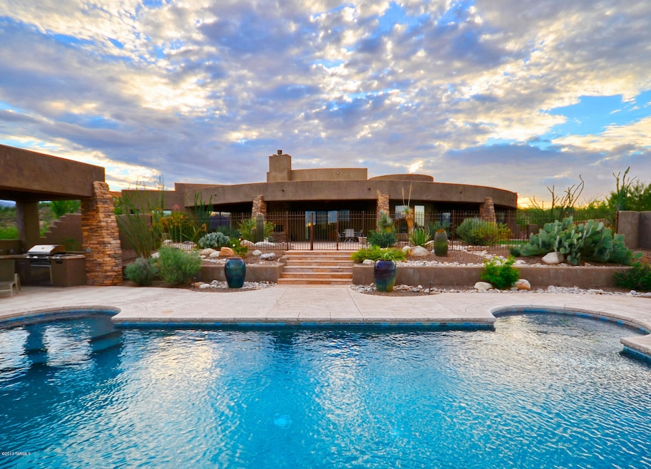 Pool to house