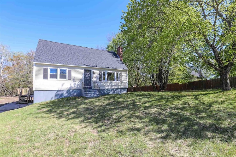 77 Scobie Pond Rd, Derry, NH 03038 - photo 1