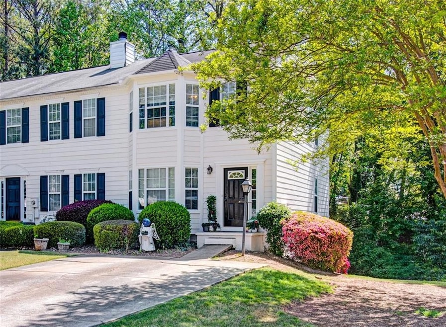 Fabulous townhome with plenty of parking