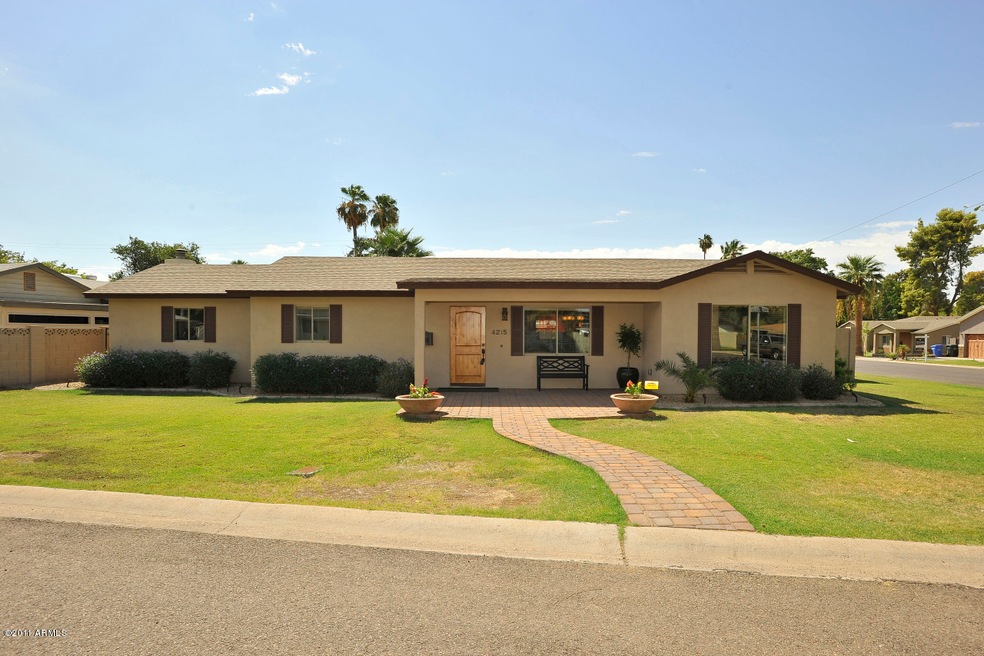 4215 E Piccadilly Rd, Phoenix, AZ 85018 - photo 1