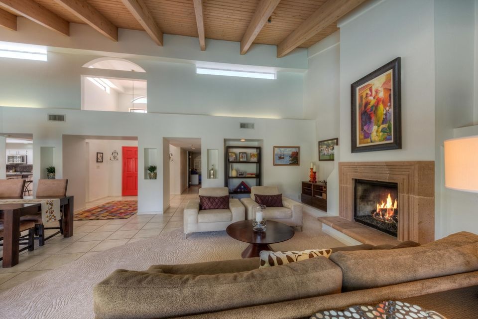 005_Living Room