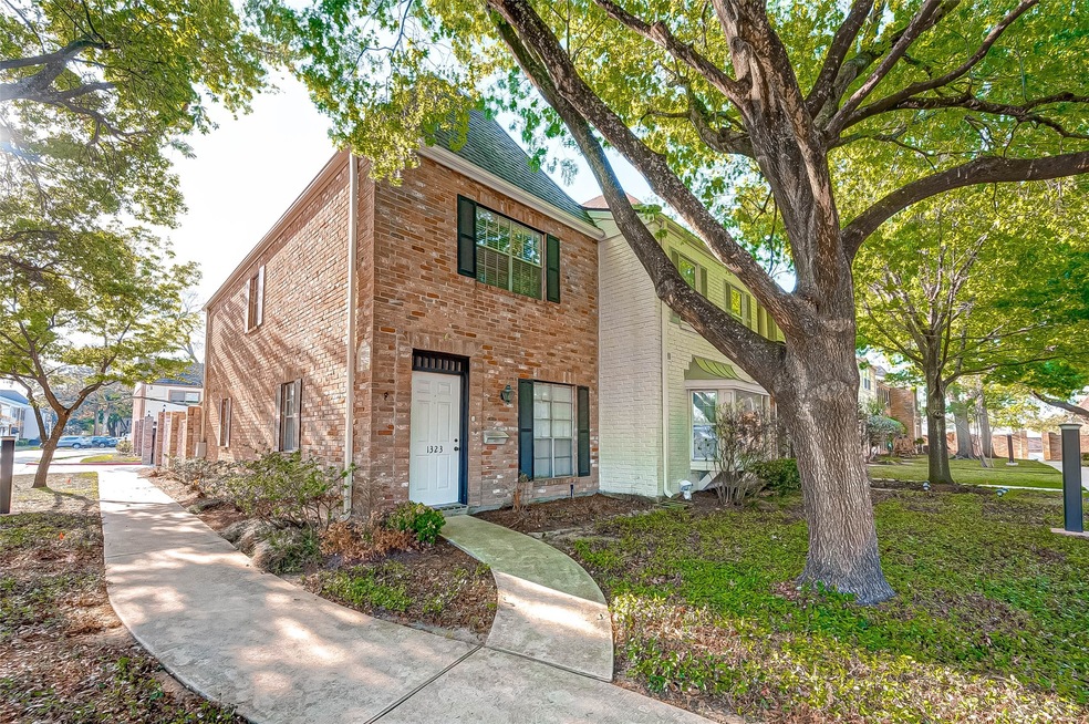 1323 Country Place Dr, Houston, TX 77079 - photo 1