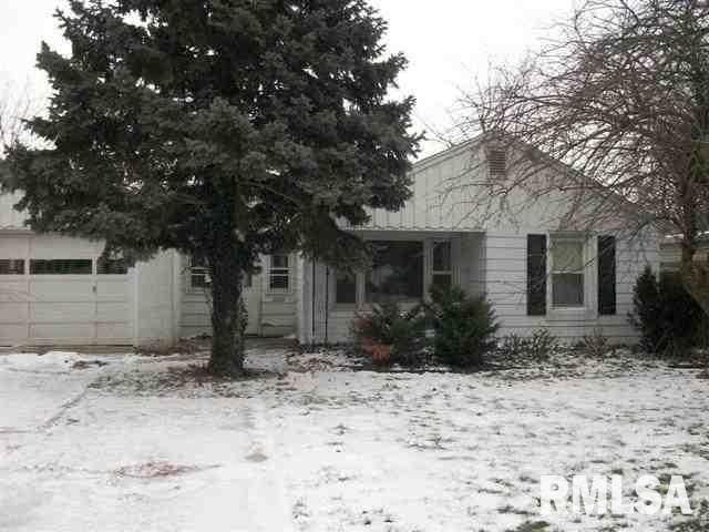 520 N Sherman St, Lincoln, IL 62656 - photo 1