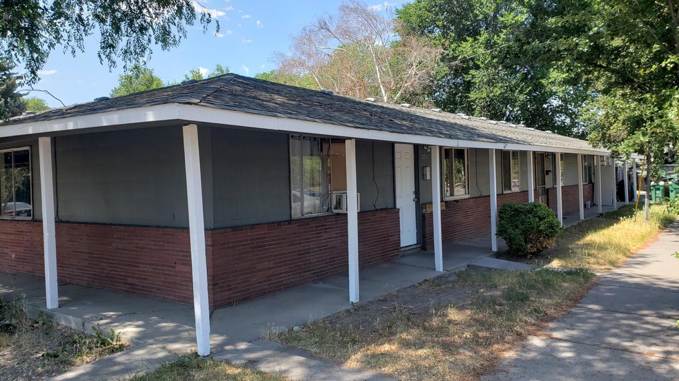 2250 Home Ave, Klamath Falls, OR 97601 - photo 1