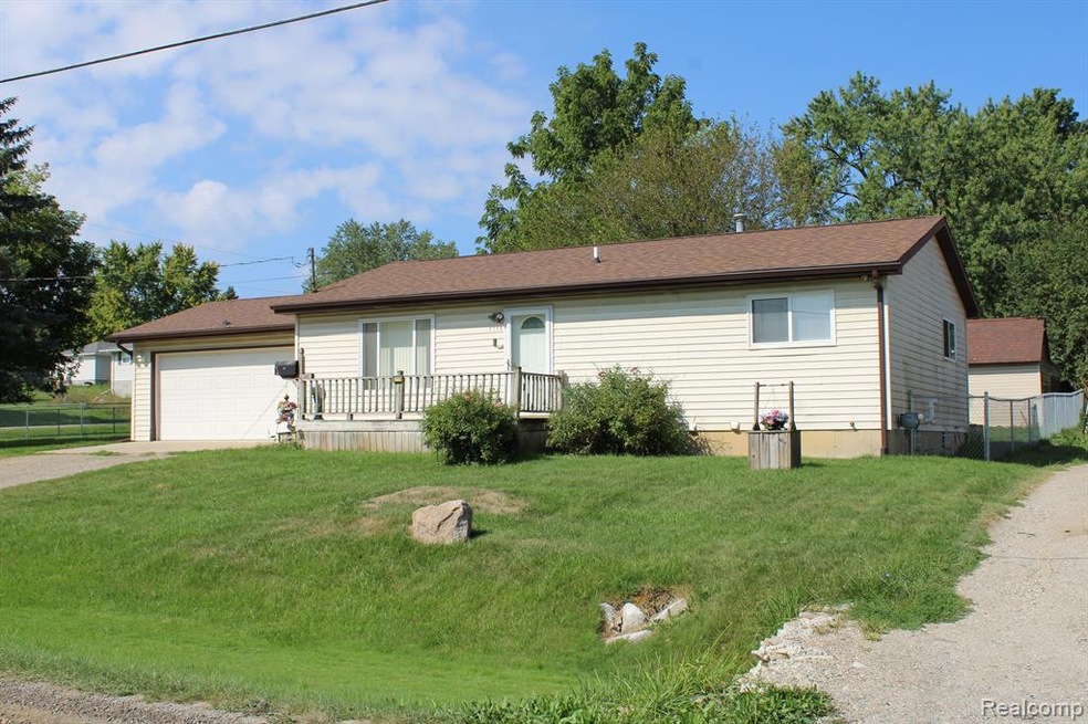 2114 Anoka St, Flint, MI 48532 - photo 1