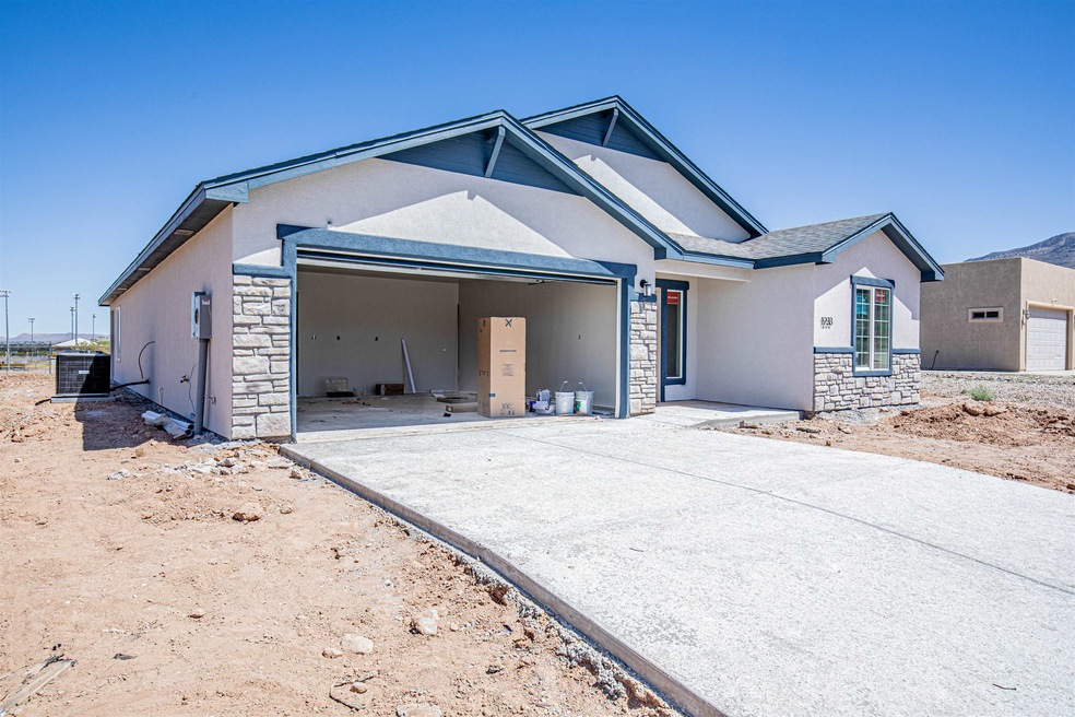 1223 San Miguel St, Alamogordo, NM 88310 - photo 1