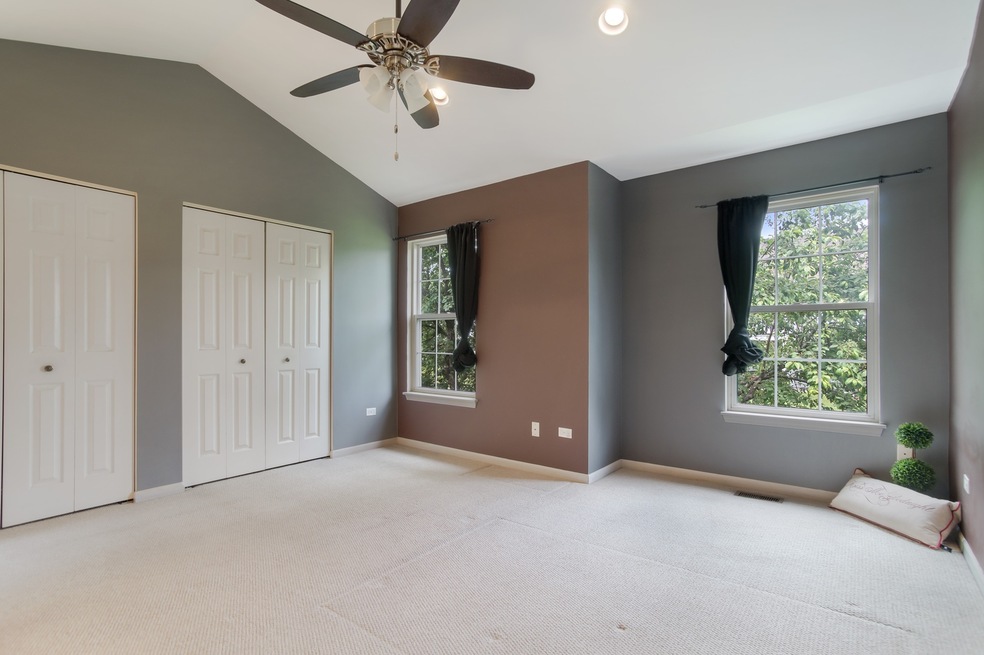 1830 Grove Ave unit 17B183, Schaumburg, IL 60193 - photo 1