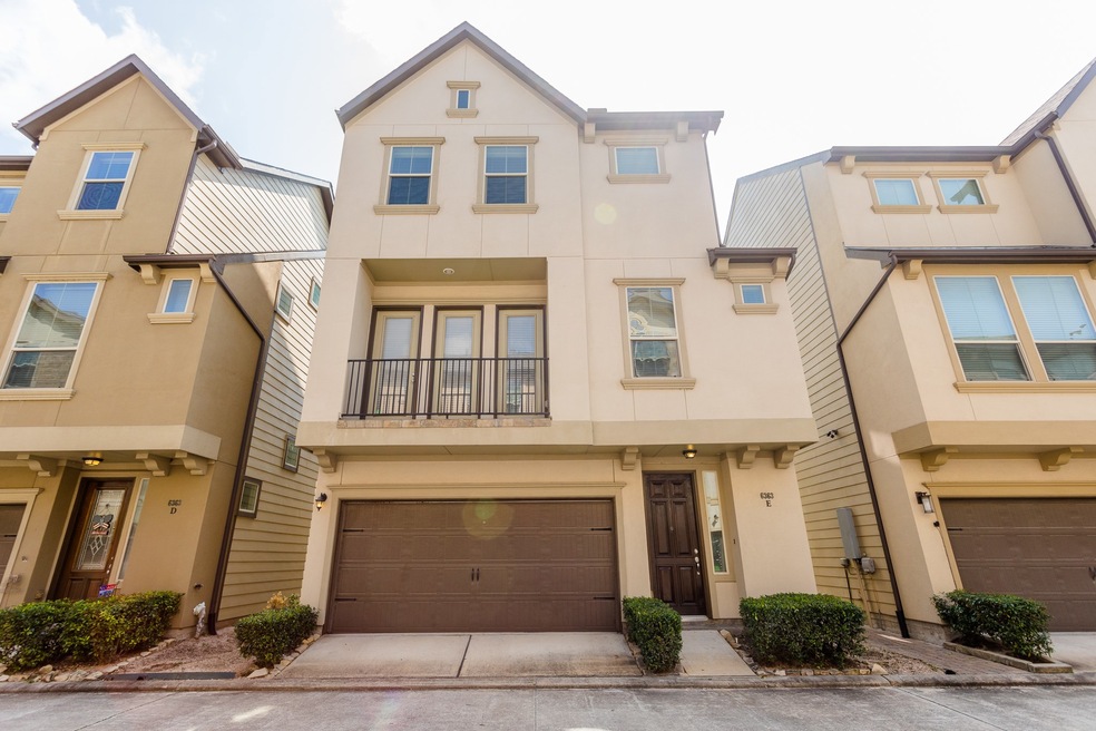 Pristine Fairdale Oaks home in secured gated commu