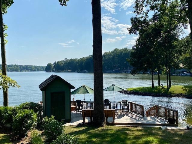 385 N Lakeshore Dr, Louisa, VA 23093 - photo 1