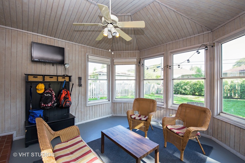 387 E Webster Ave, Elmhurst, IL 60126 - photo 1