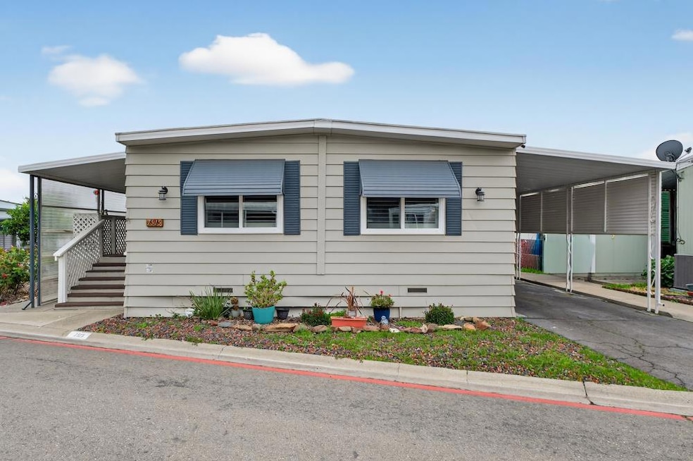 7515 Maple Leaf Ln unit 140, Sacramento, CA 95828 - photo 1