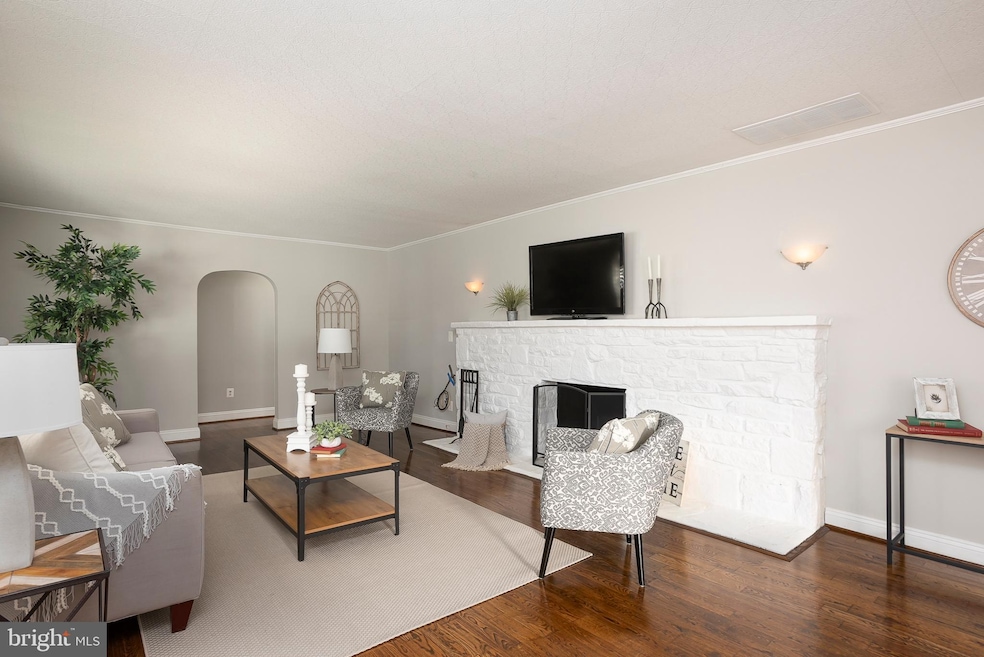 241 Ridgeway Rd, Catonsville, MD 21228 - photo 1