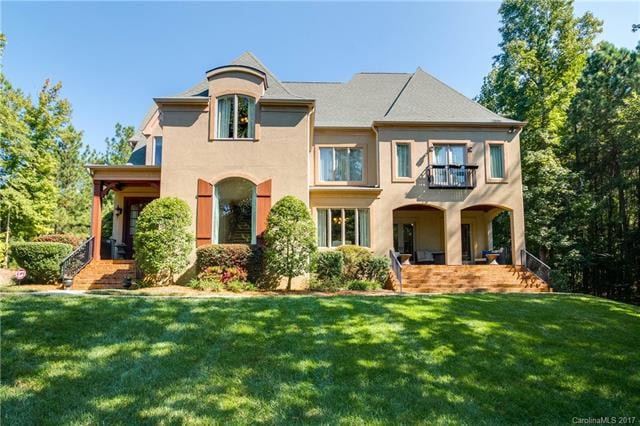 DISTINCTIVELY APPEALING - WELCOME HOME!