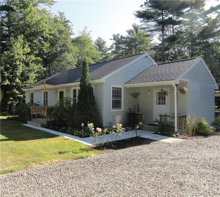 Wonderful move-in ready ranch style...