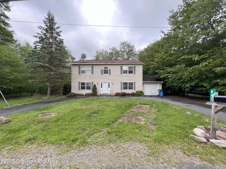 847 Country Place Dr, Tobyhanna, PA 18466 - photo 1