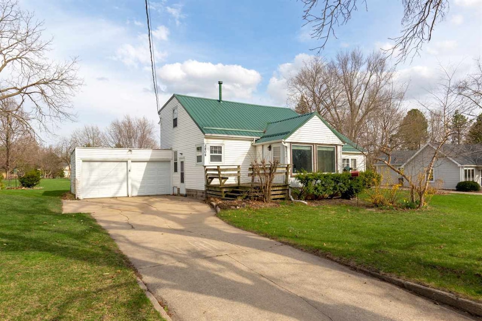 3404 Rownd St, Cedar Falls, IA 50613 - photo 1