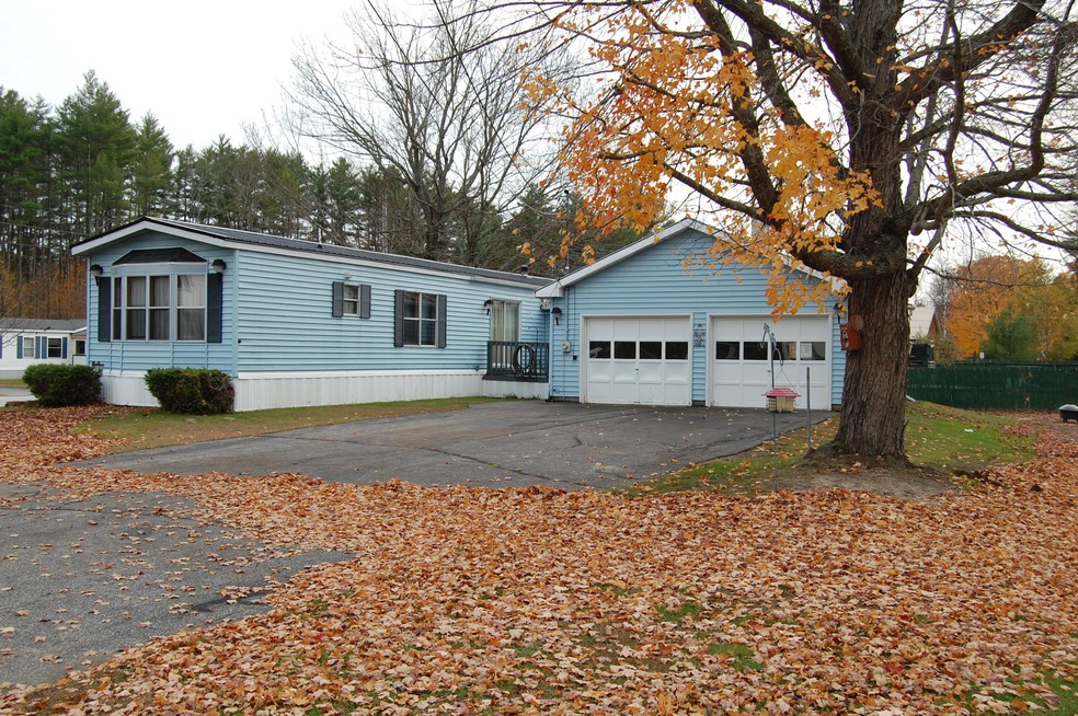 62 Clifford St, Mechanic Falls, ME 04256 - photo 1