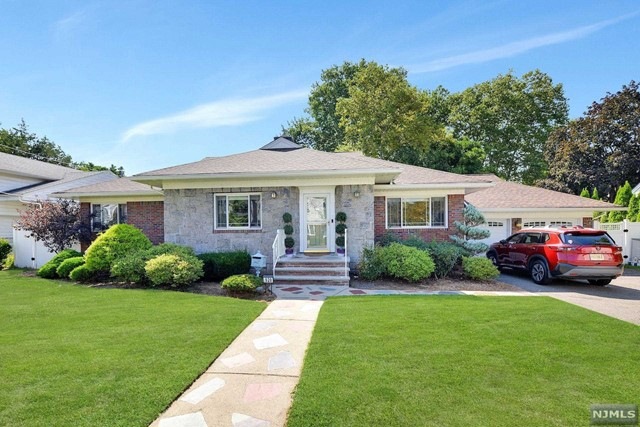 9-20 12th St unit 1X, Fair Lawn, NJ 07410 - photo 1